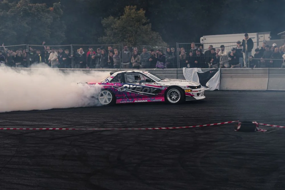 Eventfotografie von MQMedia: Drift-Event mit Rauch und Zuschauern in Fulda