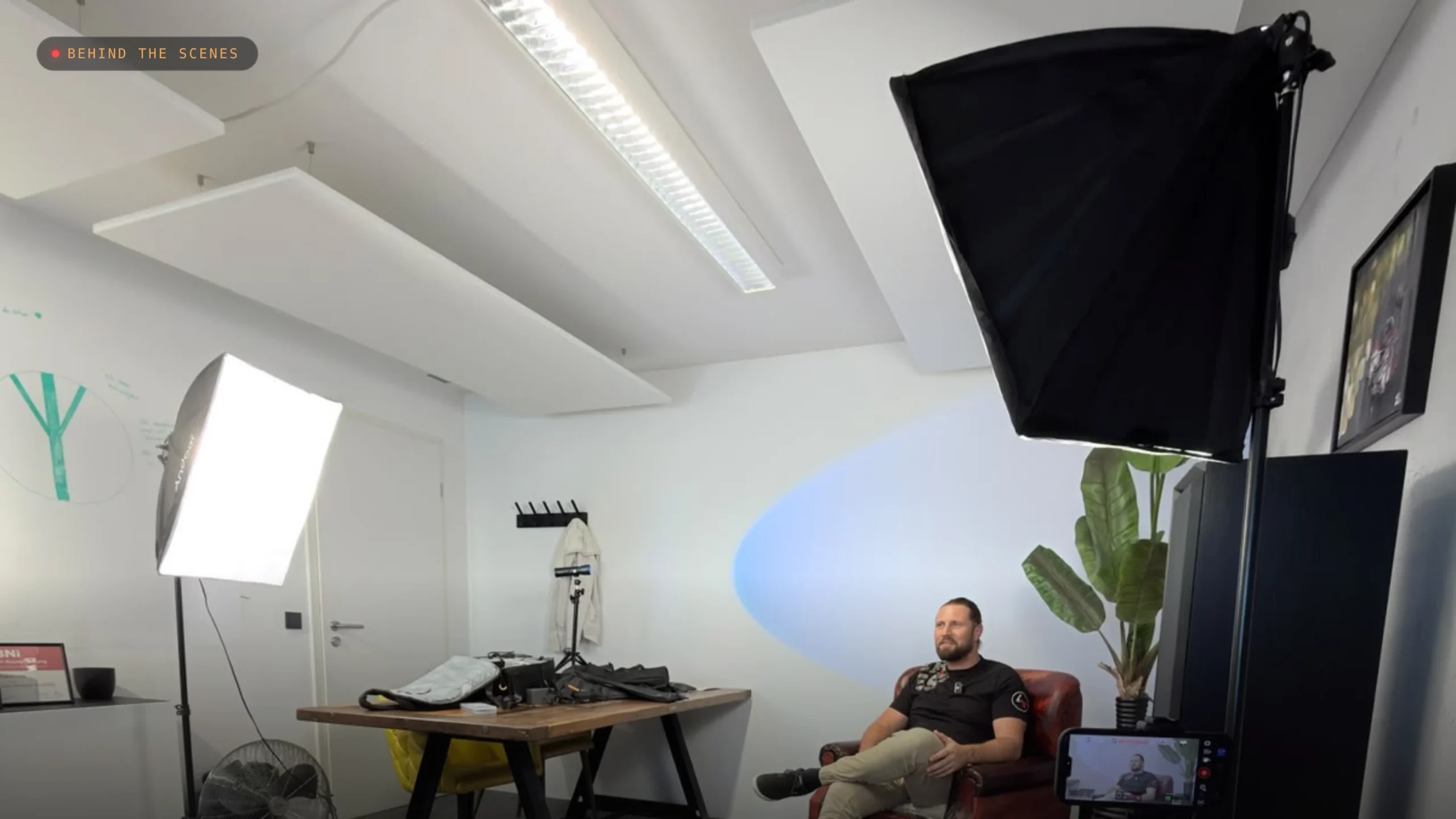 Testimonial-Dreh von MQMedia: Interview-Setup mit Kamera und Beleuchtung